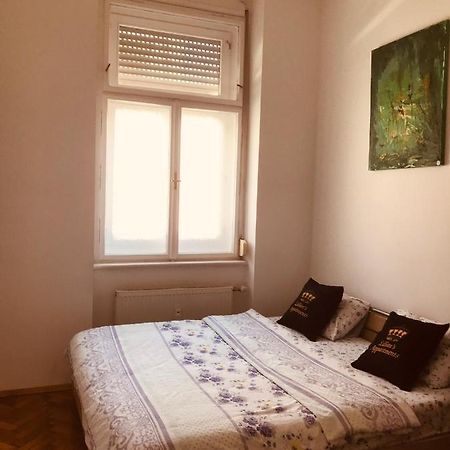 Old Citycenter Appartment Грац Екстериор снимка